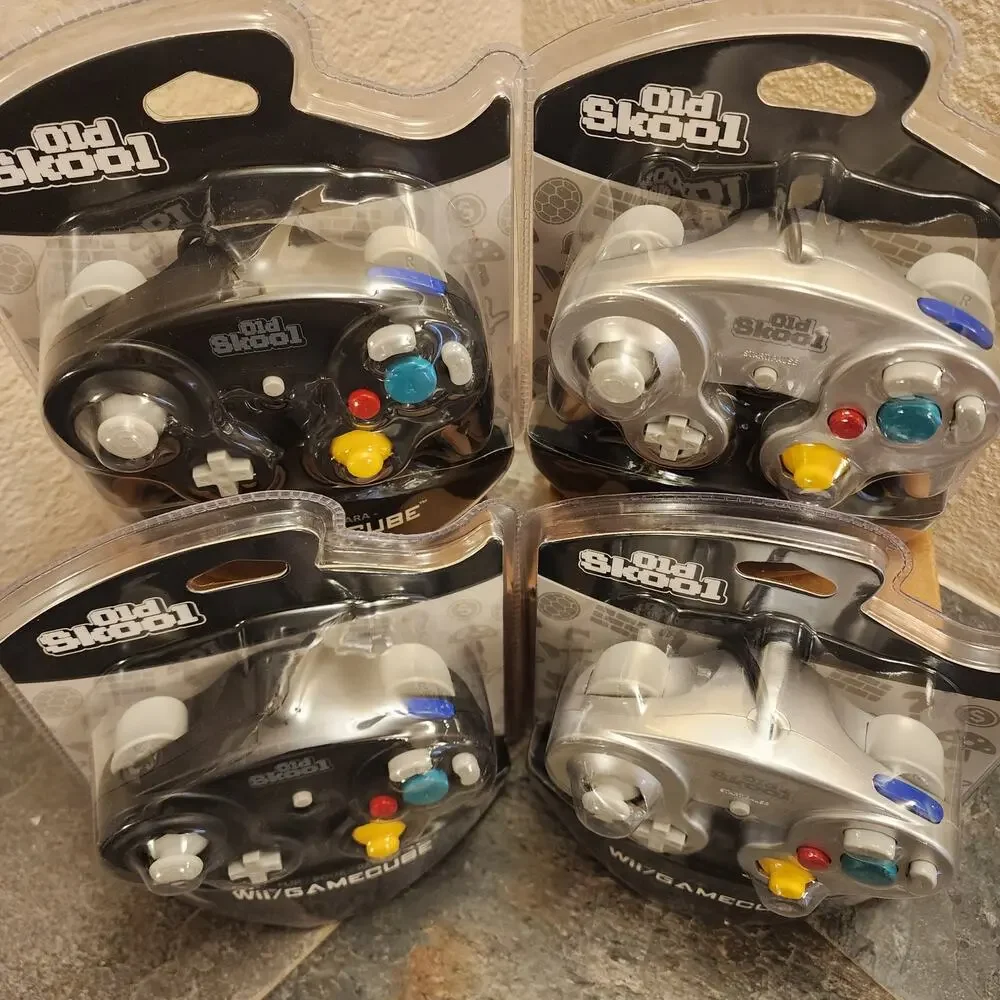 4 Gamecube Controllers - Black & Silver/Platinum (NEW) - Nintendo - Old Skool